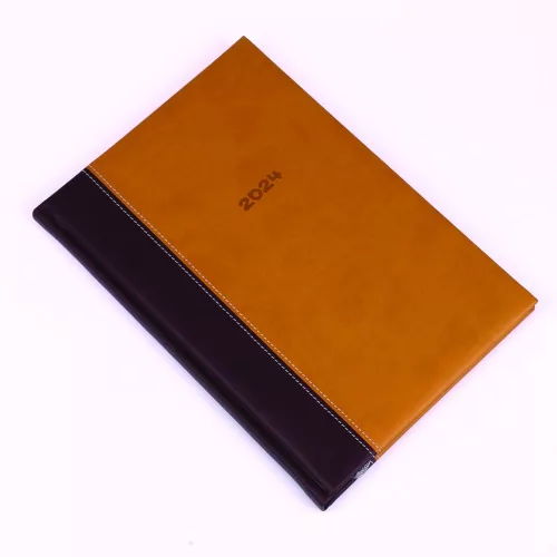 Határidőnapló Linett B/5, heti fehér lapokkal barna-mustár Realsystem 2026.